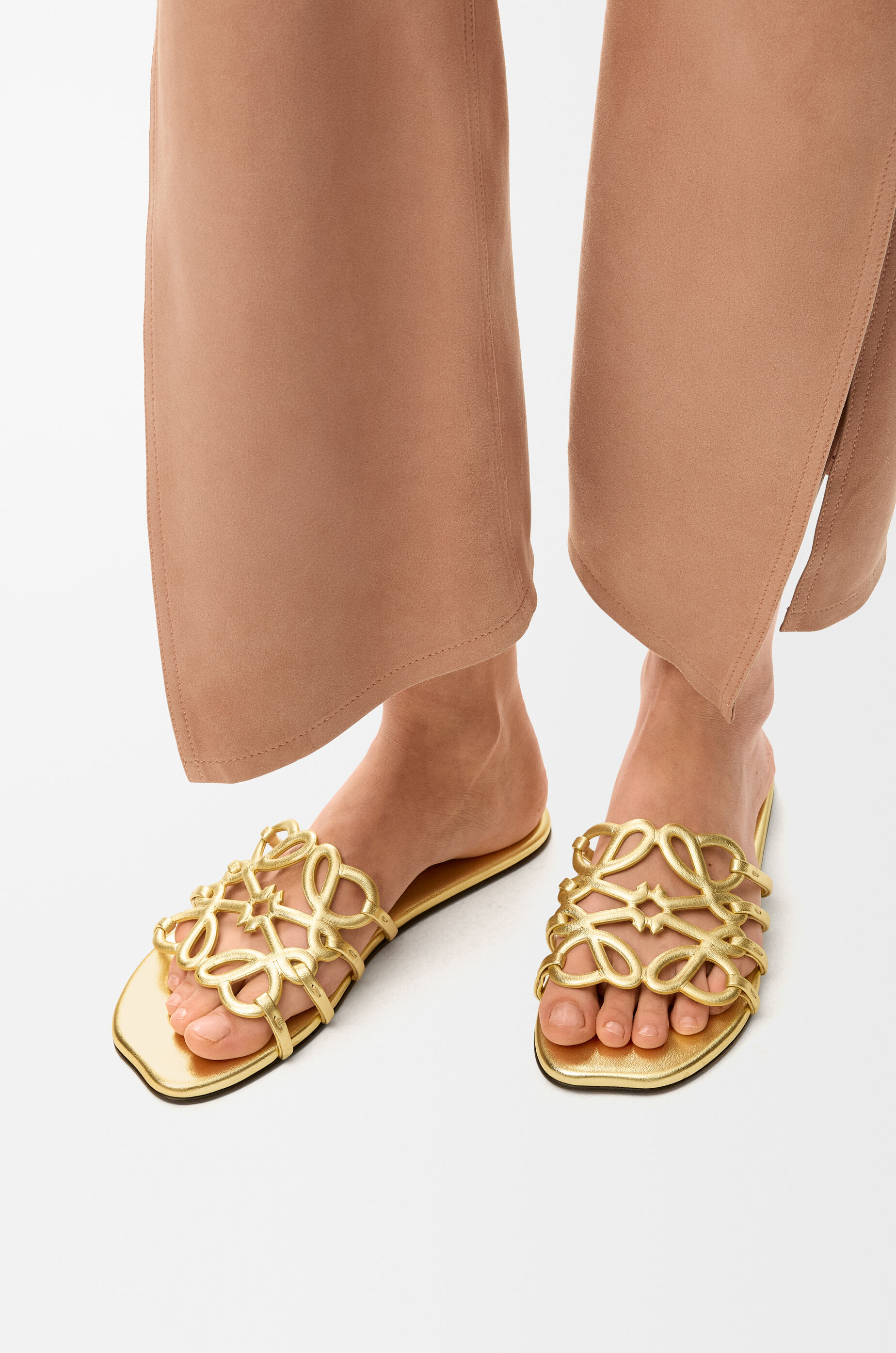 Petal Anagram slide in laminated lambskin Gold - LOEWE USA