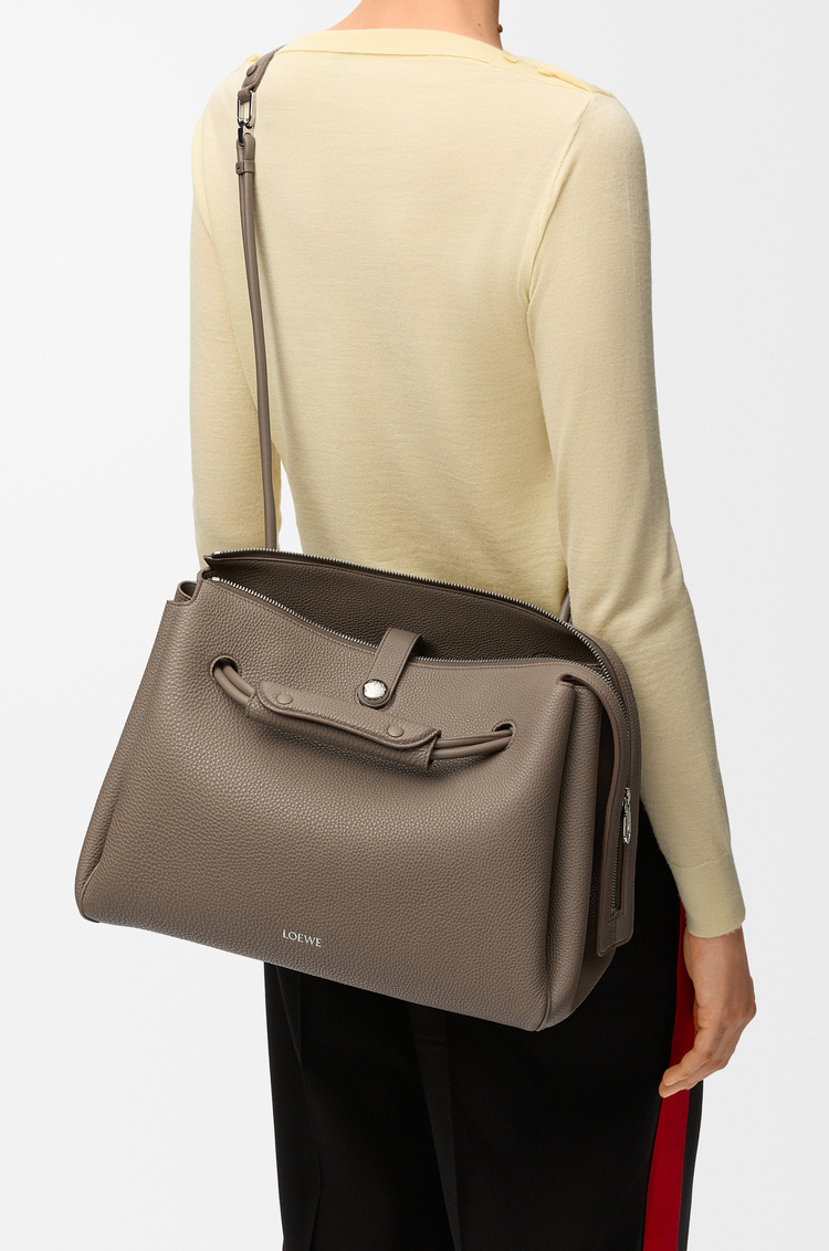 LOEWE マドリードバッグ ラージ（サプルグレインカーフ） トープ