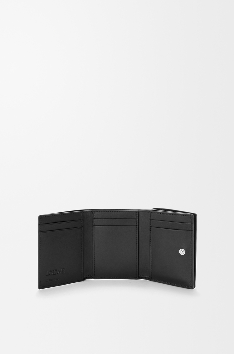 LOEWE Cartera con tres pliegues en piel satinada Negro