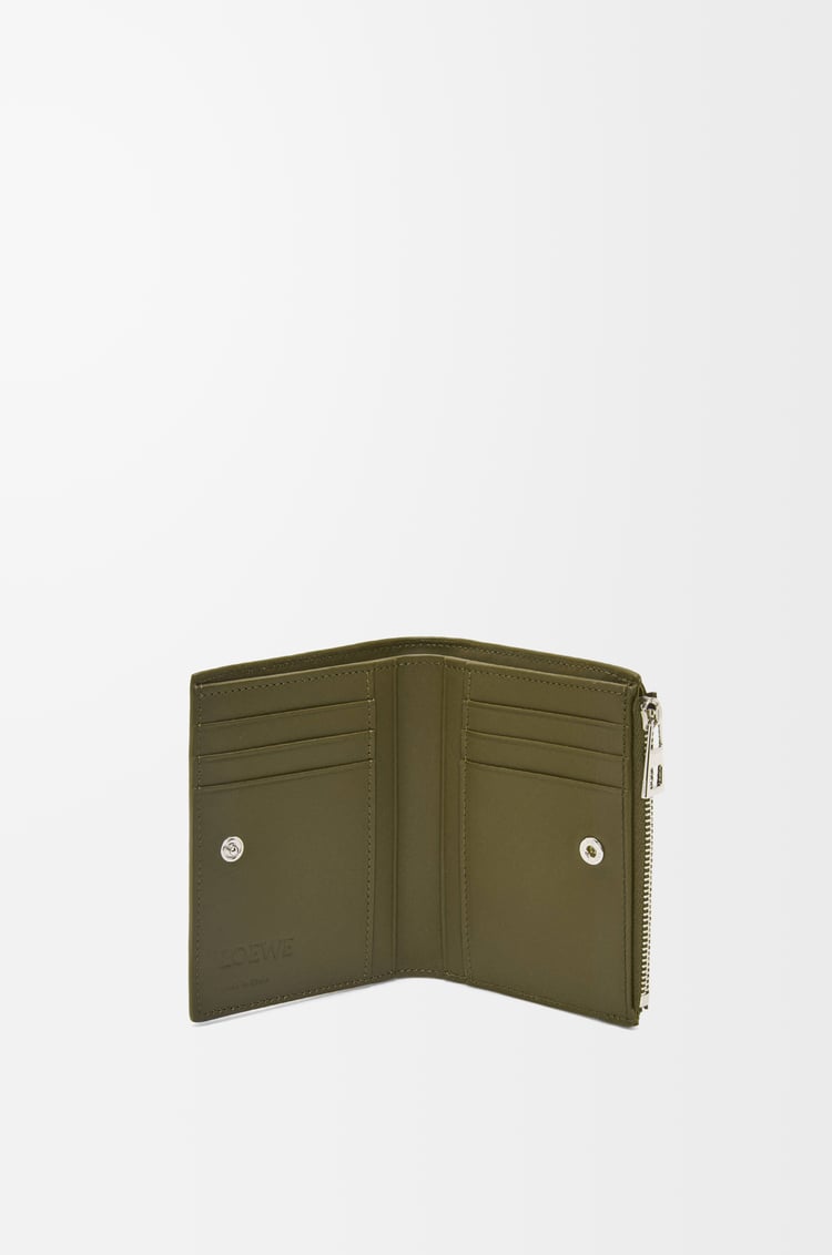 LOEWE Cartera compacta fina en piel de ternera Verde Caqui Oscuro
