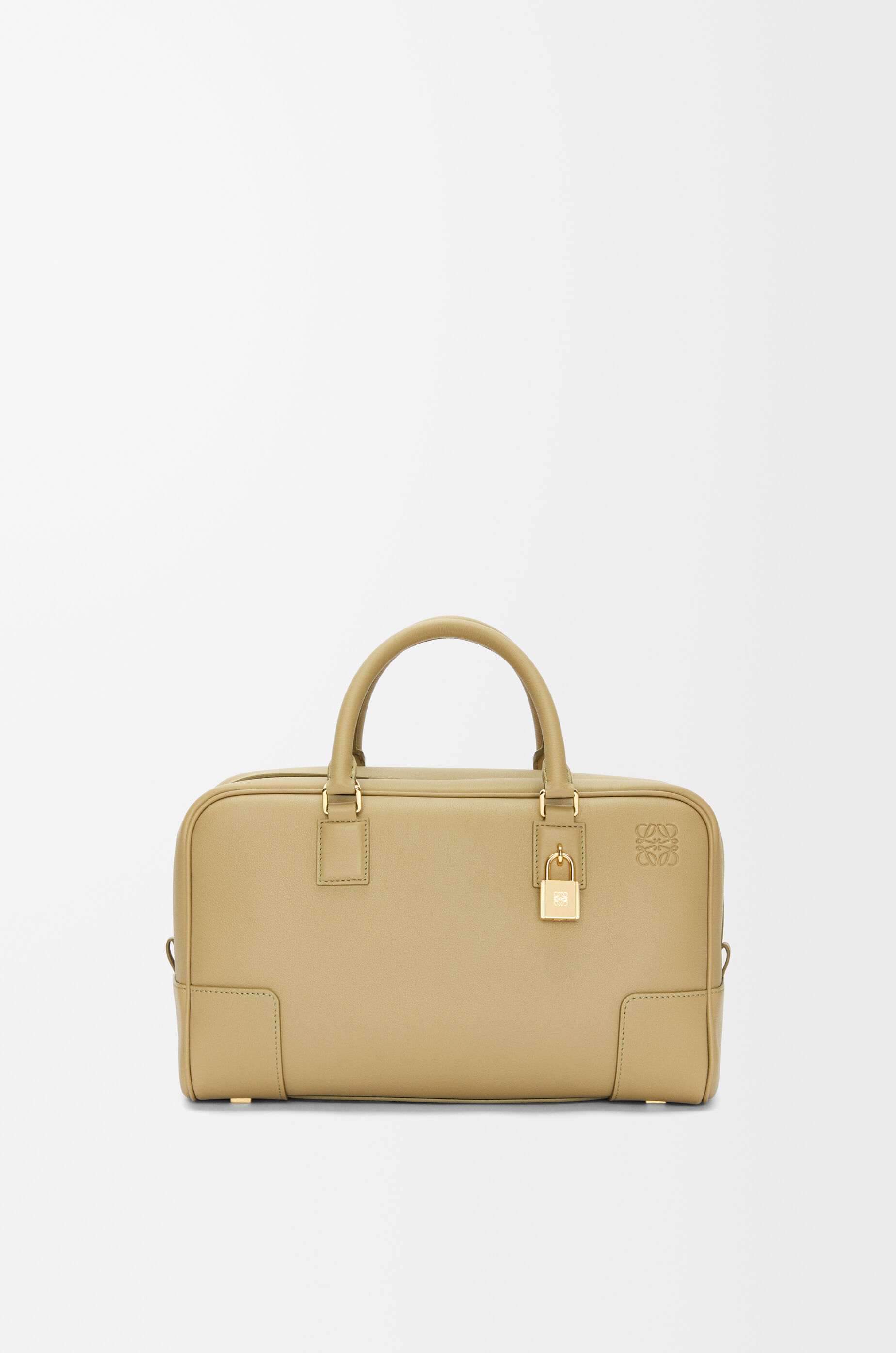 美品  アマソナ28 バッグ（ナパカーフ） LOEWE - グリーン バッグ