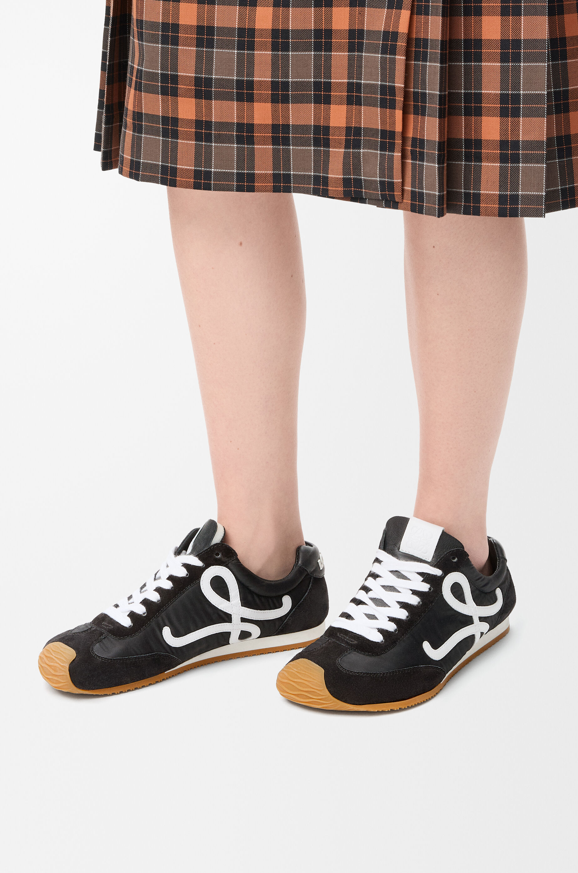 【LOEWE】Ballet Runner 2.0 スニーカー Ballet Runner 2.0 in nylon and calfskin Black - LOEWE