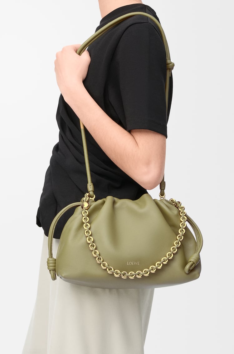 LOEWE Bolso Flamenco Purse mediano en piel napa de cordero Musgo Claro