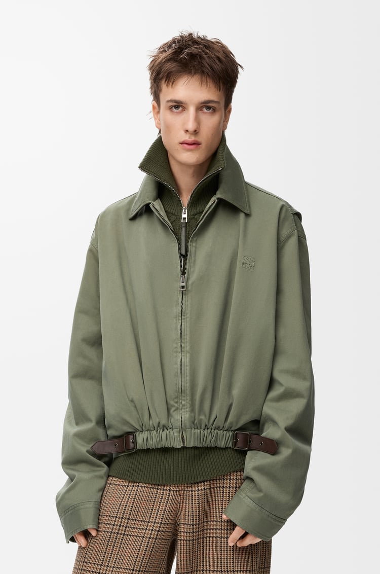 LOEWE Chaqueta con cinturón en algodón Verde Caqui