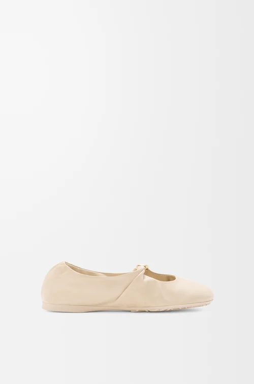 LOEWE Bailarina Pebble Soft en piel napa de cordero Masa