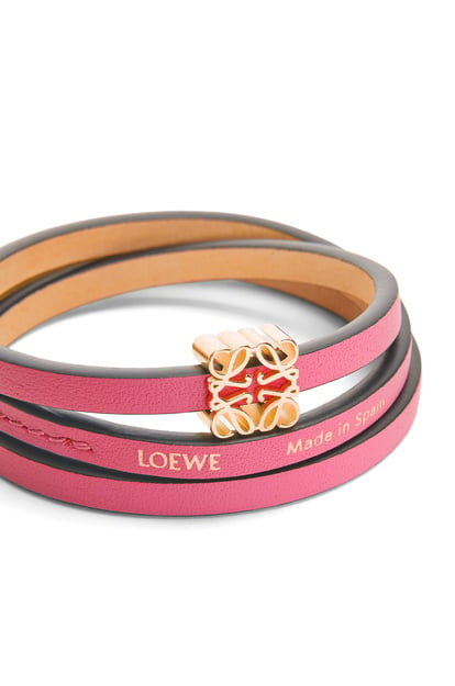 LOEWE Twist bangle in calfskin Sunset Pink plp_rd