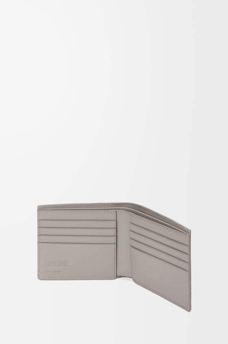 LOEWE 纹理感经典牛皮革双折钱包 银灰色