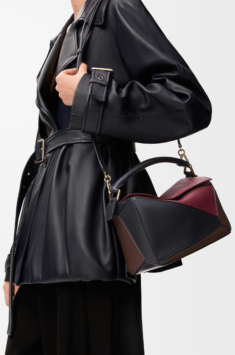 LOEWE Small Puzzle bag in nappa calfskin Black/Burgundy
