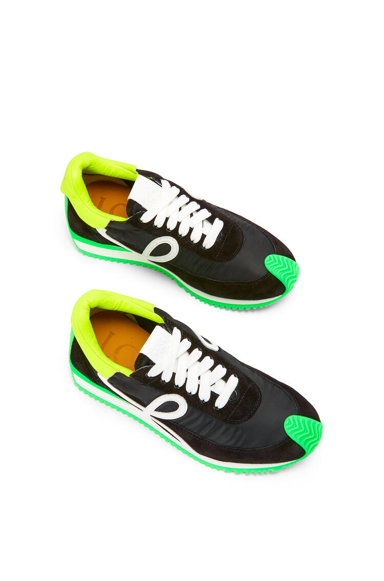 LOEWE Zapatilla Flow runner en ante y nailon Negro/Verde Neon