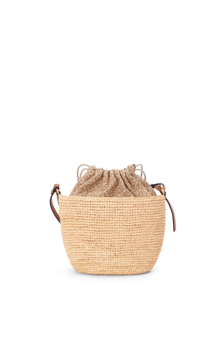 LOEWE Bolso Anagram Pochette Basket en rafia, jacquard y piel de ternera Natural/Bronceado pdp_rd