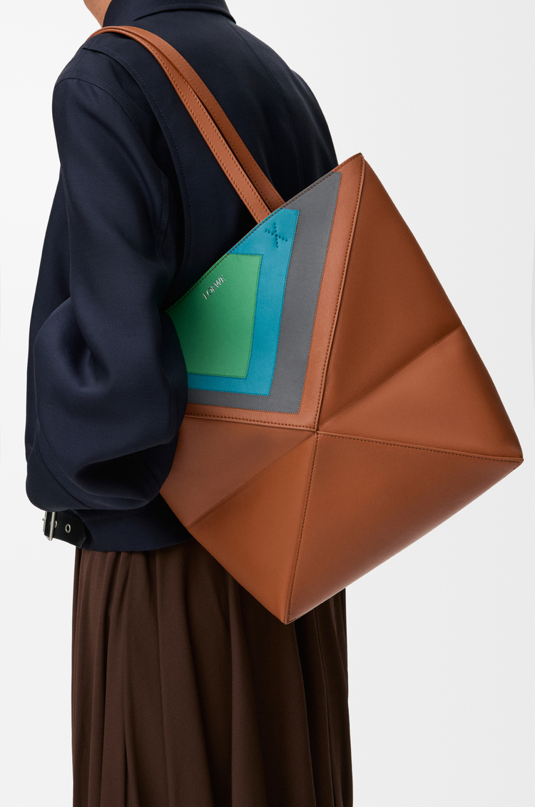 LOEWE 미디엄 퍼즐 폴드 토트 - 나파 카프스킨 캐러멜/브라이트 그린