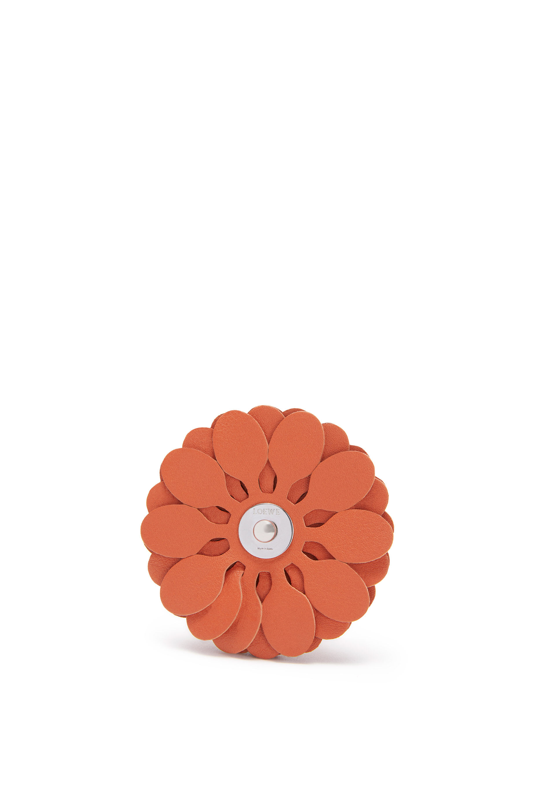 安価 ワタナベ Stud flower LOEWE - Orange calfskin in アクセサリー