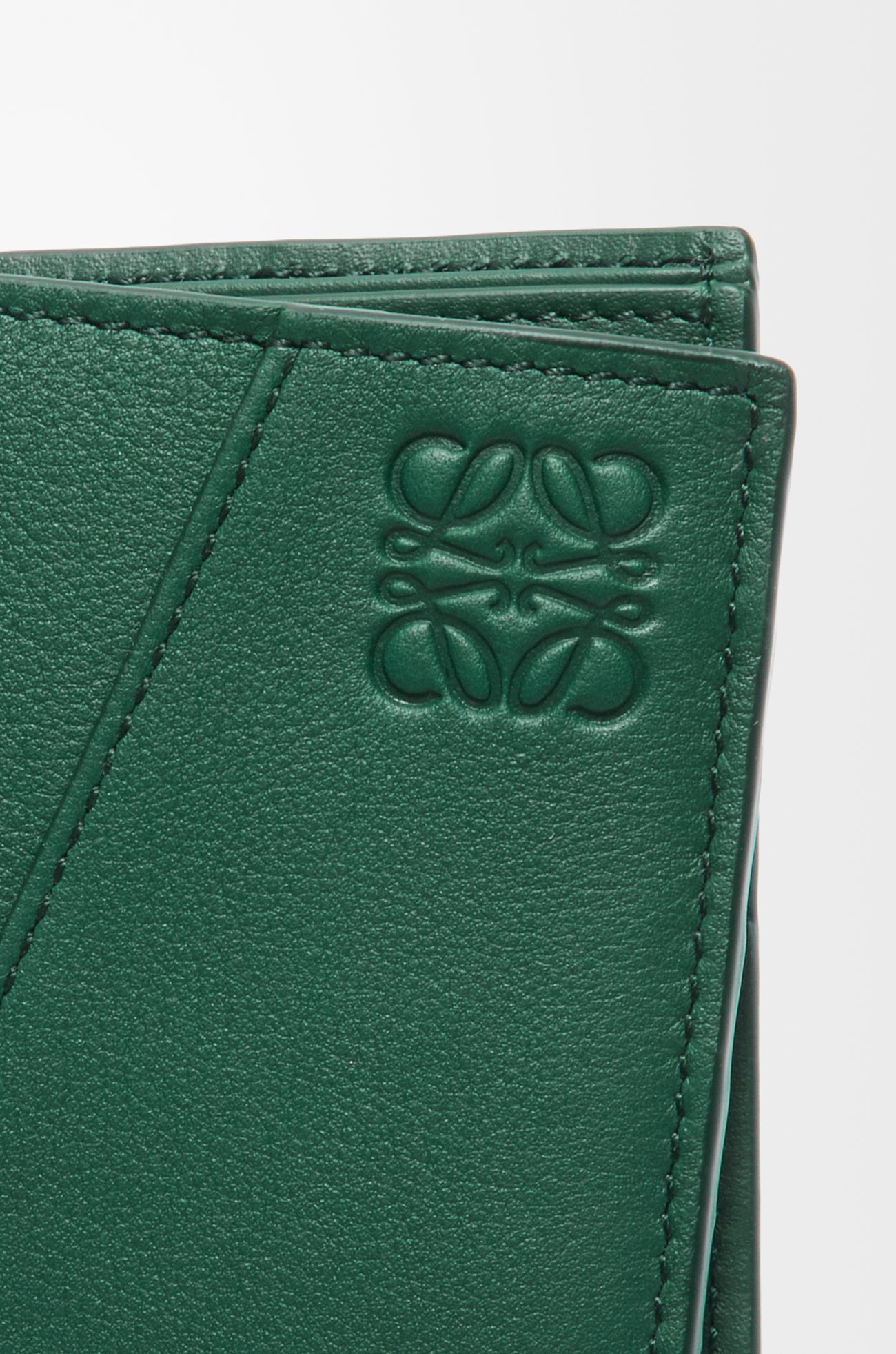 LOEWE Puzzle bifold coin wallet in classic calfskin Evergreen plp_rd