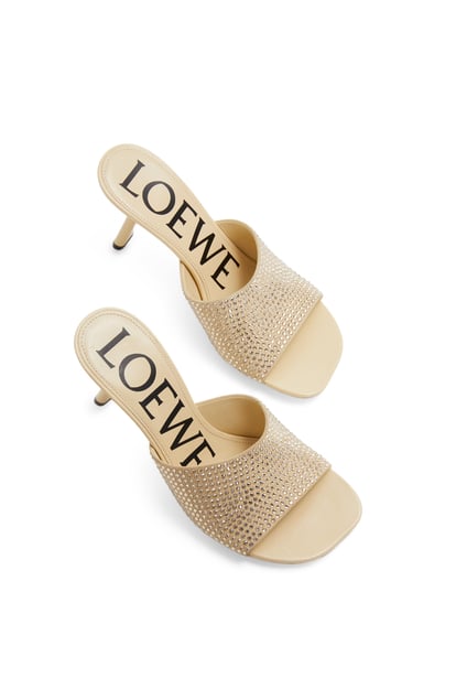 LOEWE Petal heel slide in suede and allover rhinestones 燕麥色 plp_rd