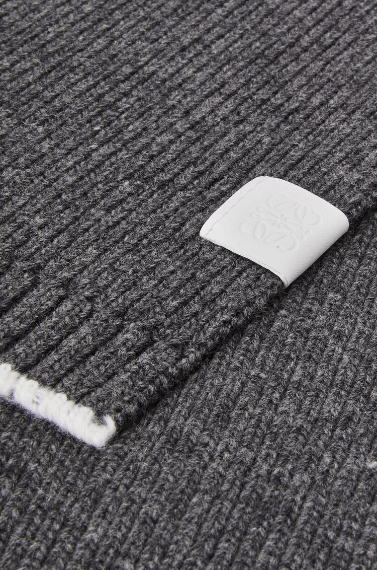 LOEWE Scarf in wool Grey/White