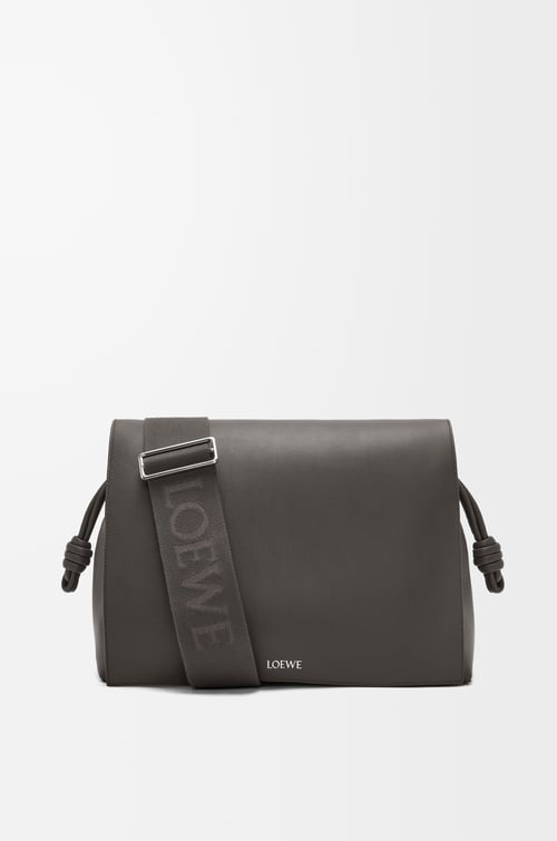 LOEWE Bolso Flamenco Satchel en piel de ternera Gris Oscuro