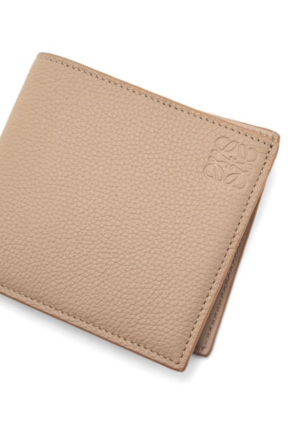 LOEWE Bifold coin wallet in soft grained calfskin 沙色 plp_rd