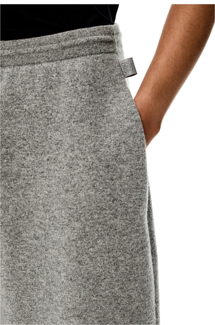 LOEWE Pantalón corto en punto de lana y cashmere Gris pdp_rd