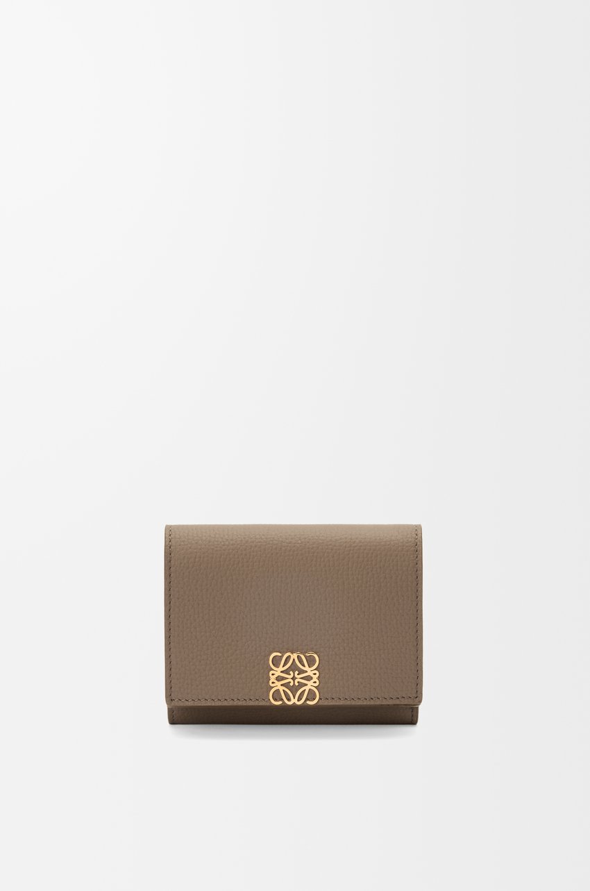 使いやすい人気レディース二つ折り財布ブランドおすすめ｜LOEWE（ロエベ）