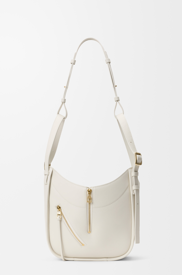 LOEWE ハンモック フリップ バッグ（クラシックカーフ） ソフトホワイト