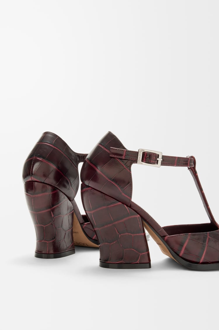 LOEWE Zapato de salón Onda con tira en T en piel de ternera Burdeos