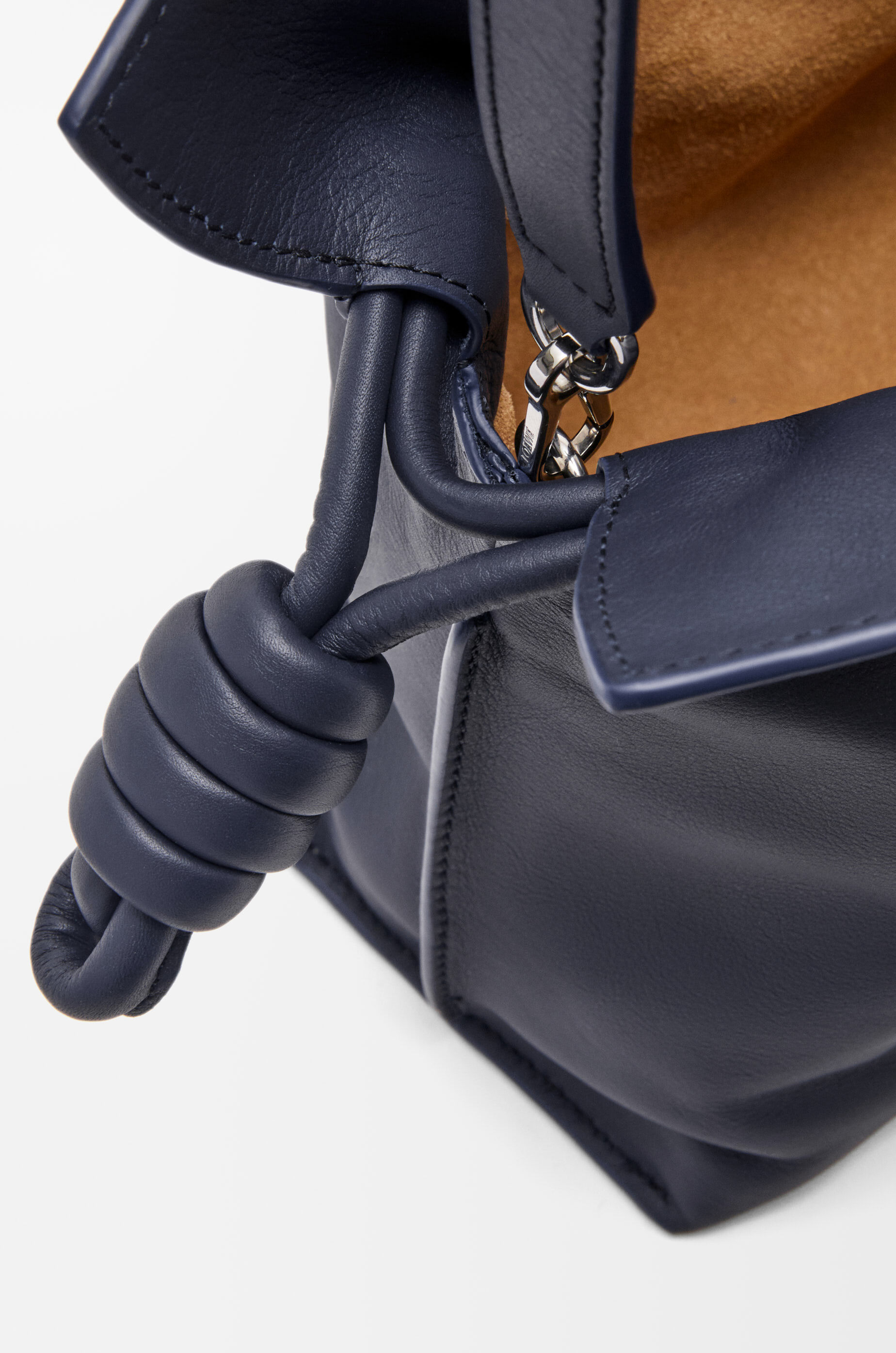 フラメンコクラッチ ミディアム（ナパカーフ） ブルー - LOEWE Japan