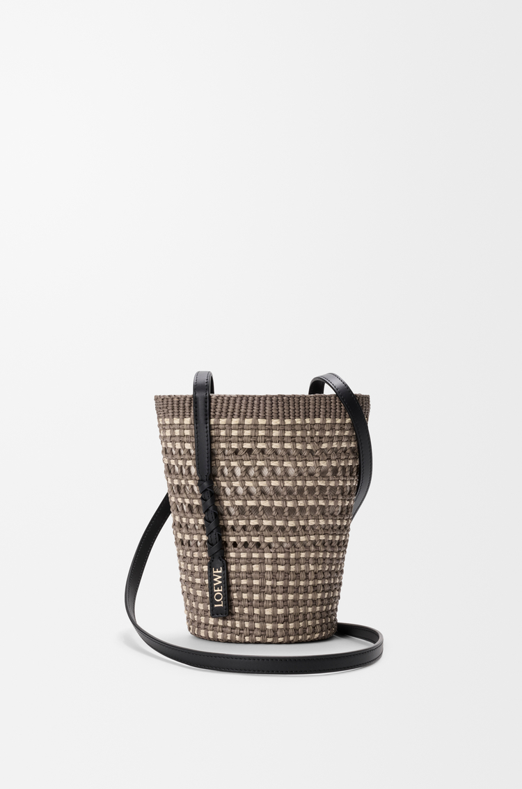 LOEWE Braid pocket en palmier Iraca et cuir de veau Kaki/Naturel