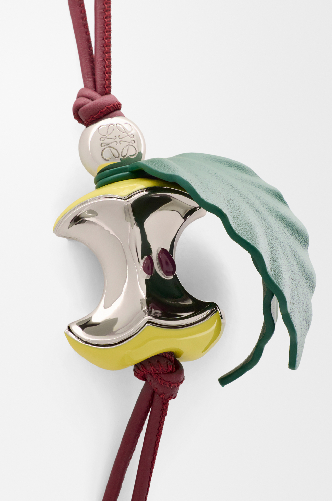 LOEWE アップル チャーム（真鍮&カーフ） グリーン/シルバー
