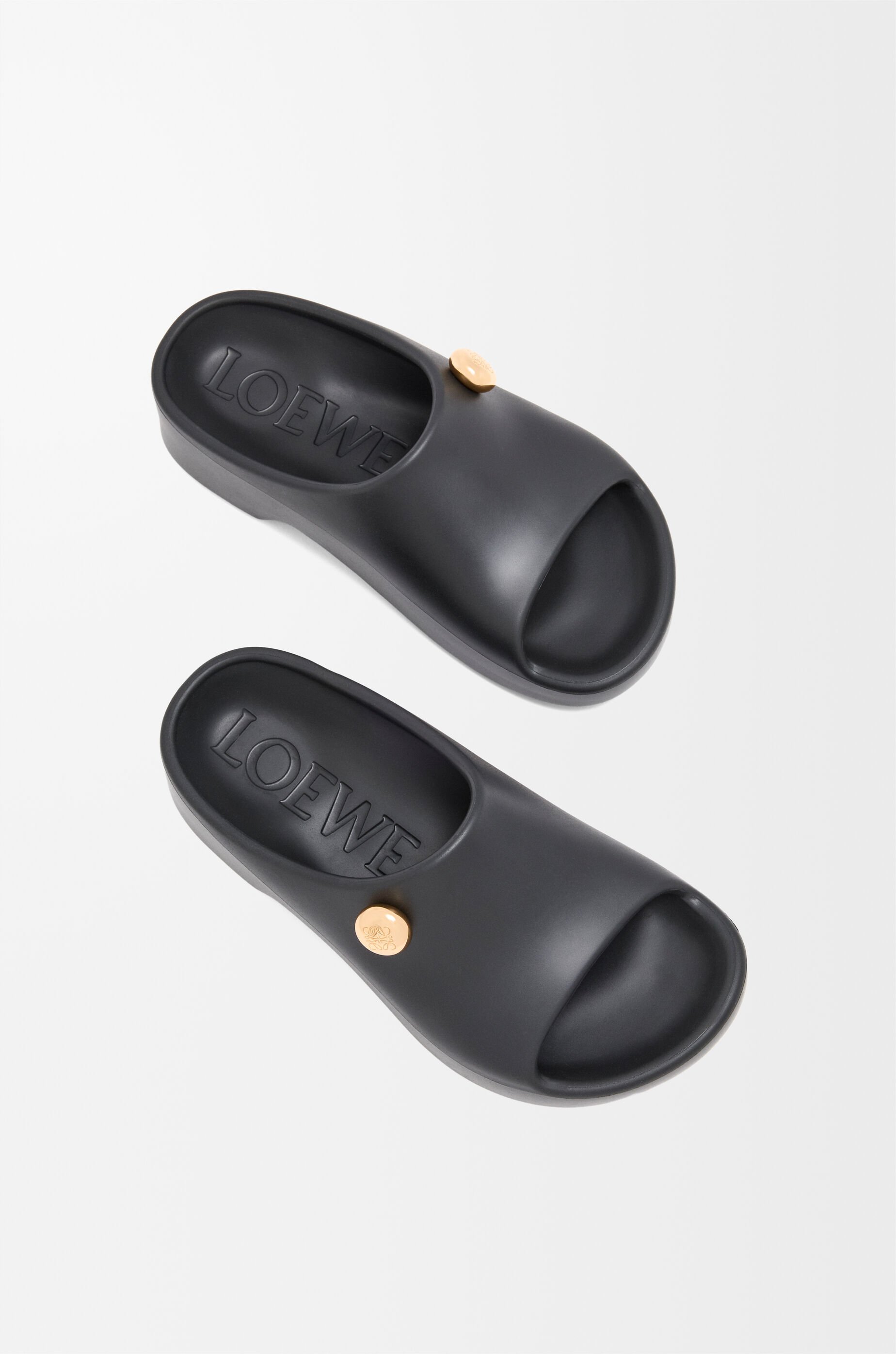 商品画像：LOEWE ロエベ カフスボタン カフリンク メンズ 真鍮 シルバー 4