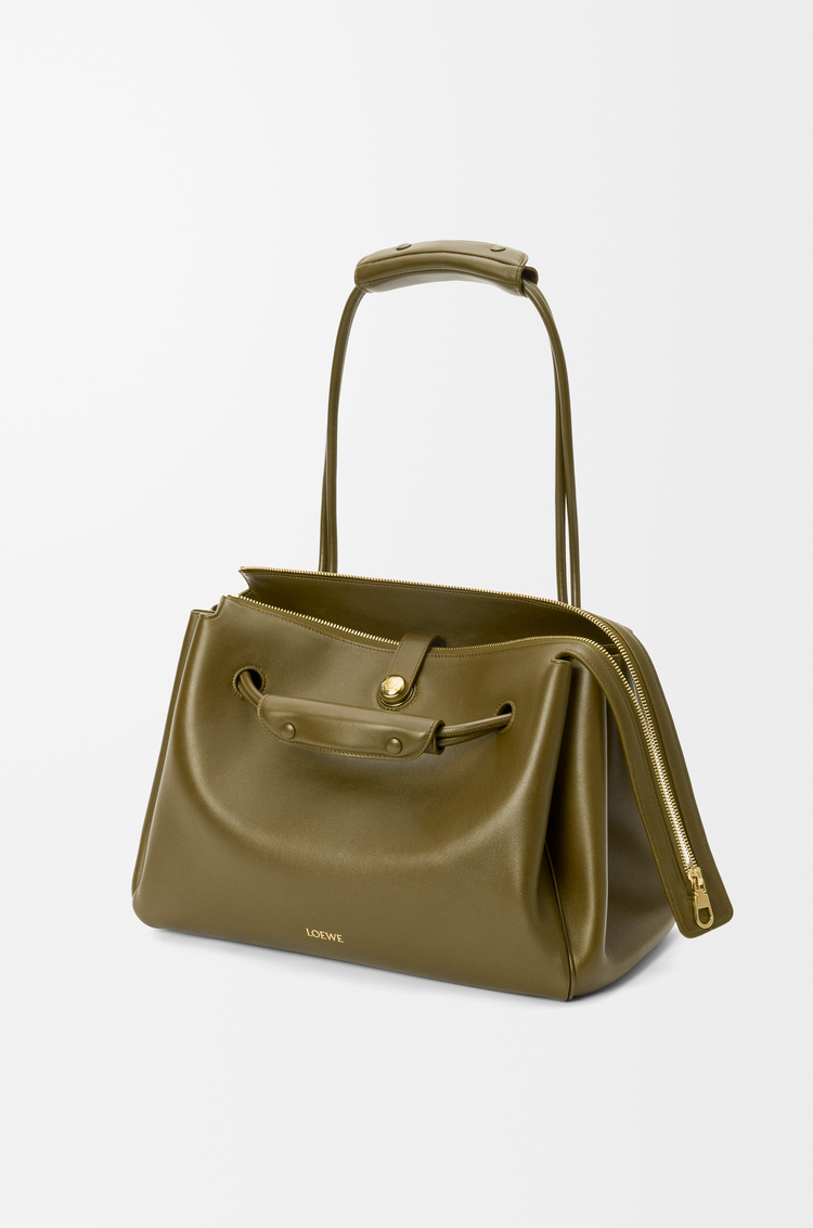 LOEWE Borsa Madrid grande in morbida pelle di vitello Oliva