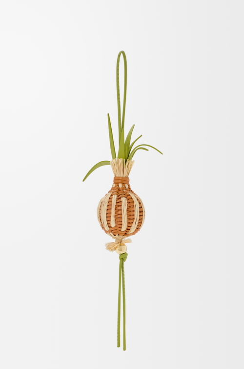LOEWE Onion sprout charm in classic calfskin and raffia Orange/Green