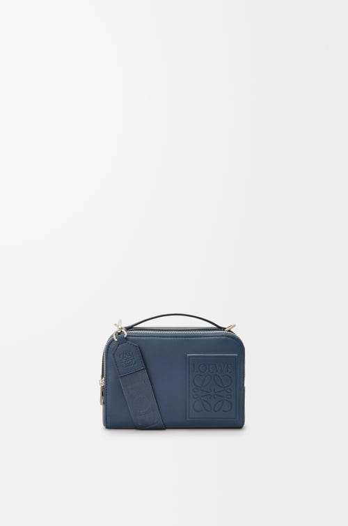 LOEWE 緞面小牛皮迷你斜背相機包 靛藍色