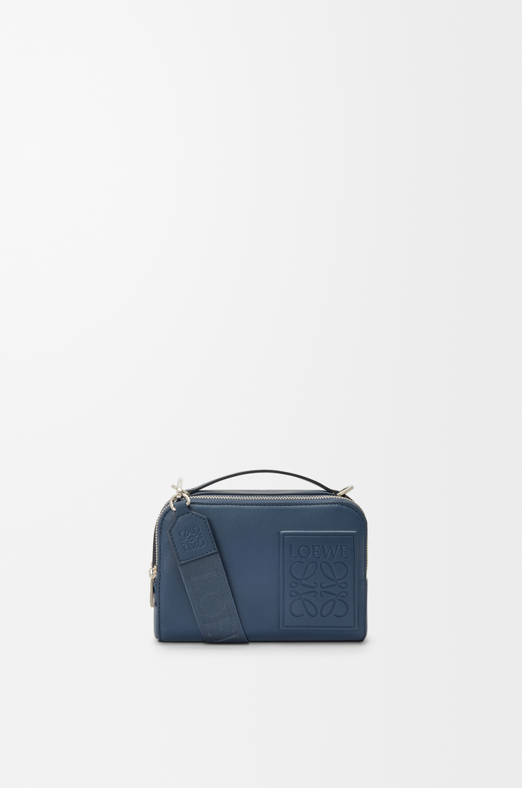LOEWE 緞面小牛皮迷你斜背相機包 靛藍色