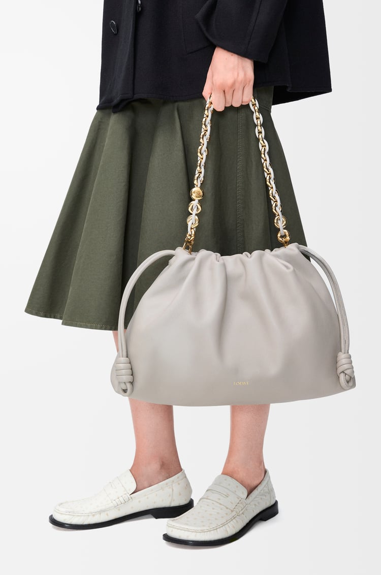 LOEWE 大号柔软纳帕羊皮革 Flamenco Purse 手袋 银灰色