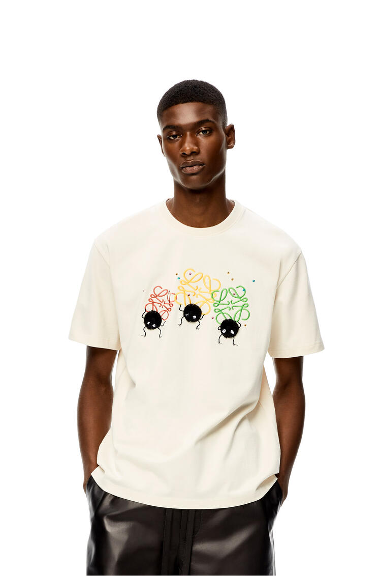 LOEWE Camiseta Susuwatari en algodón con Anagrama Ecru/Negro pdp_rd