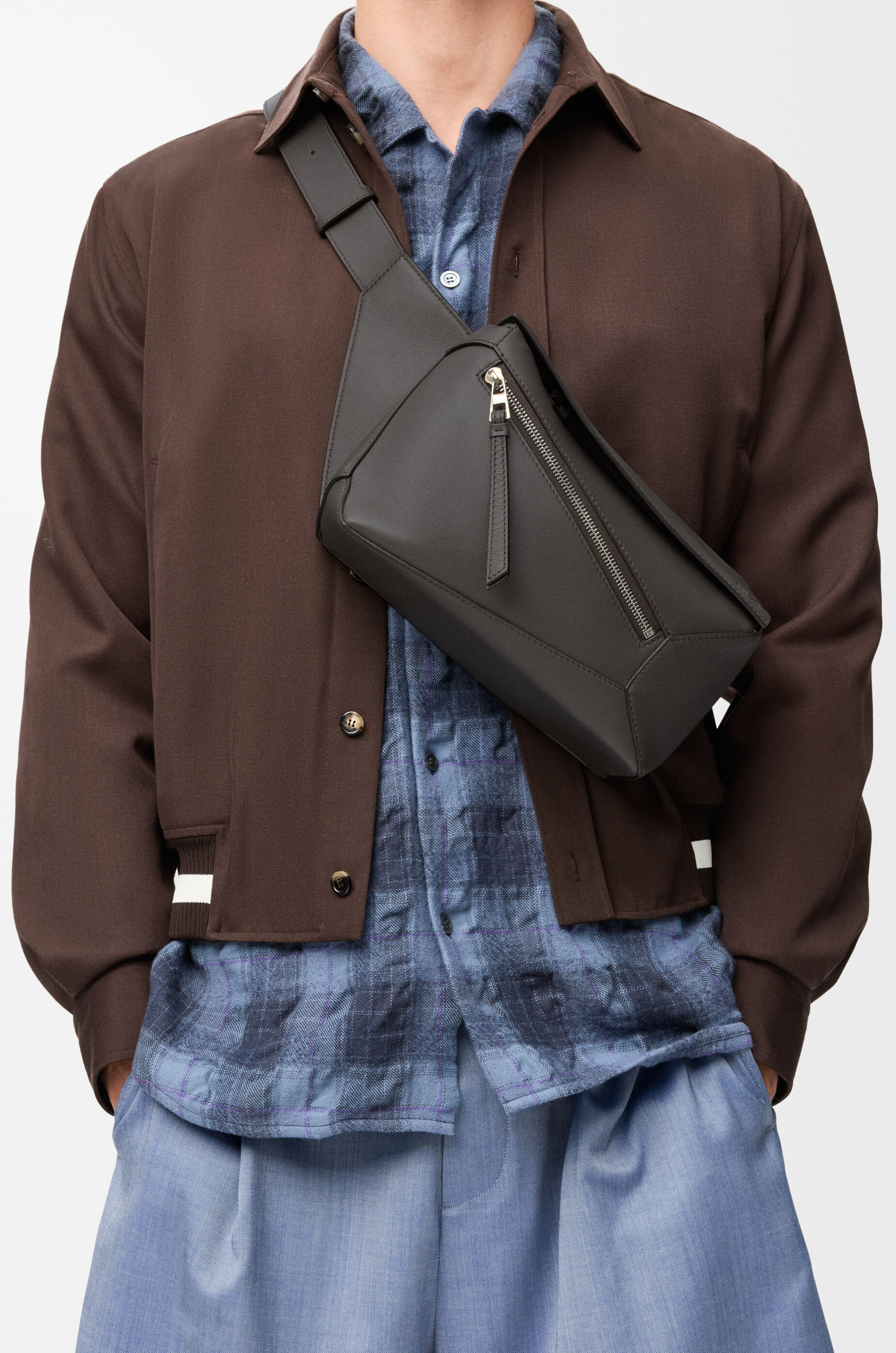 パズル バムバッグ スモール（クラシックカーフ） グレー - LOEWE