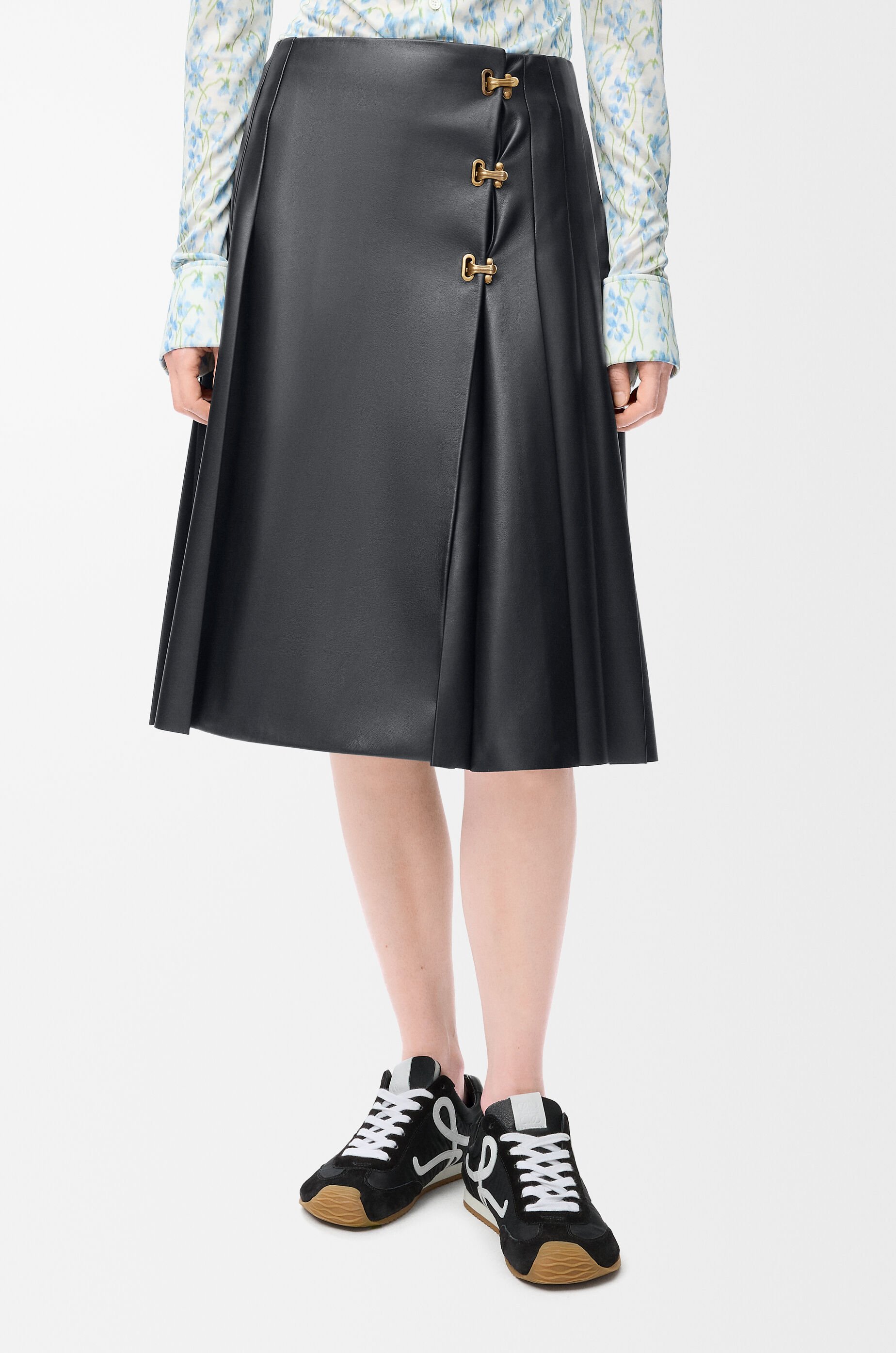 Pleated skirt in nappa lambskin Black - LOEWE