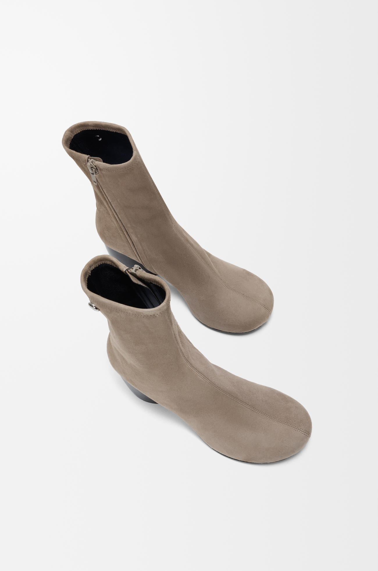 LOEWE Bottines Oval en agneau velours stretch Hazelnut
