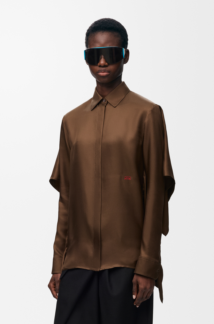 LOEWE Camisa tipo capa en seda Marrón
