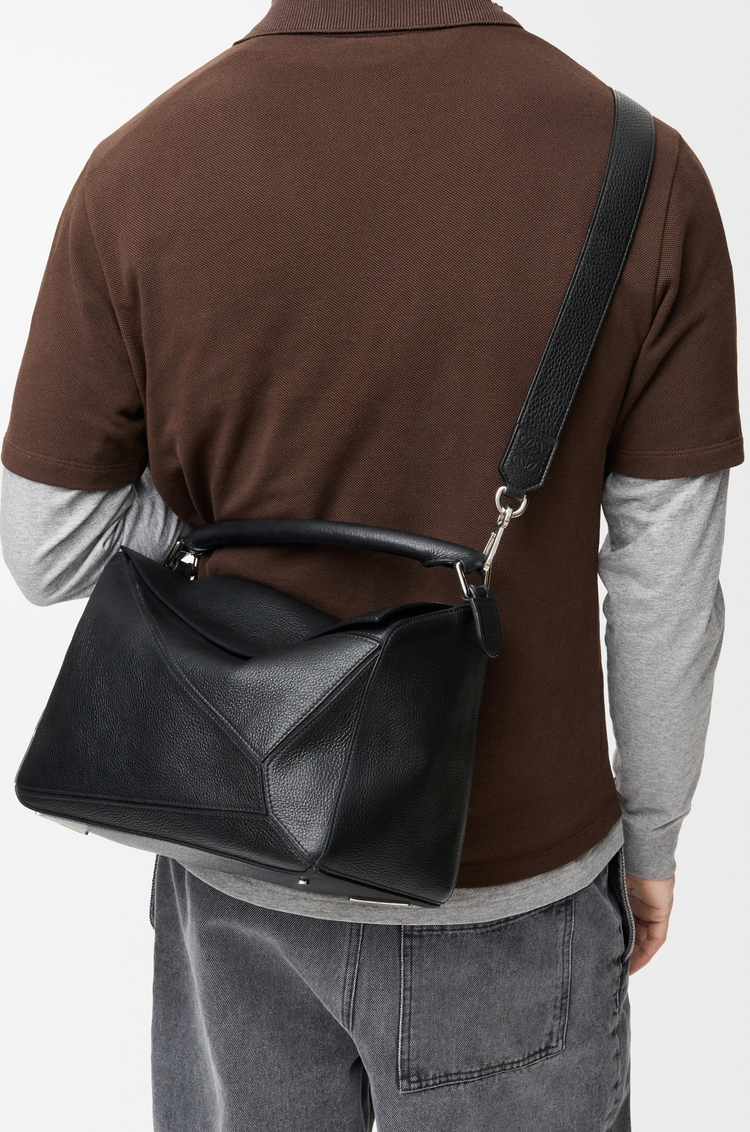 LOEWE Große Puzzle Tasche aus geschmeidigem genarbtem Kalbsleder Schwarz