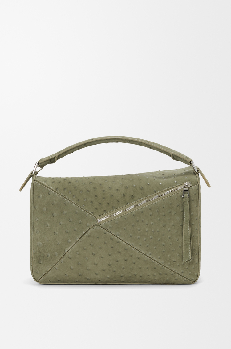 LOEWE Große Puzzle Tasche aus Nubuk-Straußenleder Eukalyptusgrün
