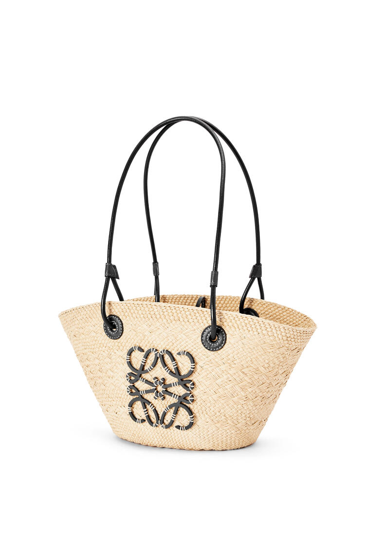 LOEWE Small Anagram Basket bag in iraca palm and calfskin Natural/Black pdp_rd