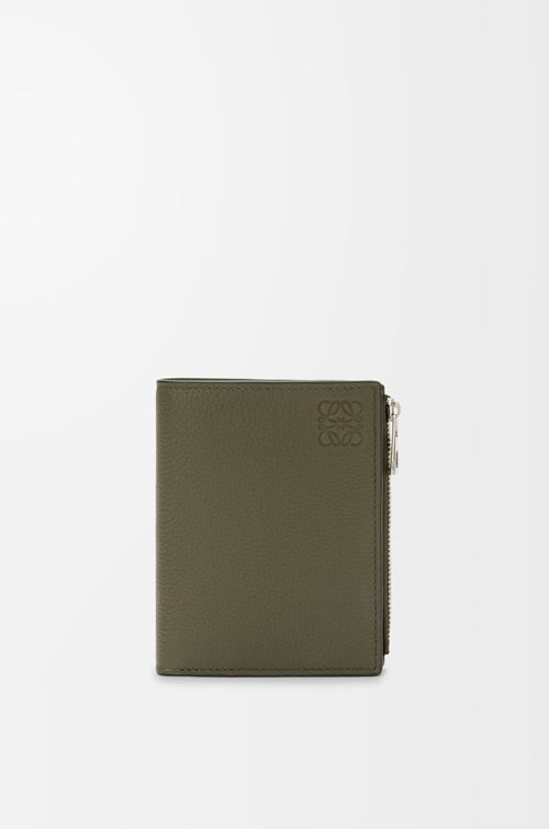 LOEWE スリム コンパクト ウォレット（ソフトグレインカーフ） カーキグリーン