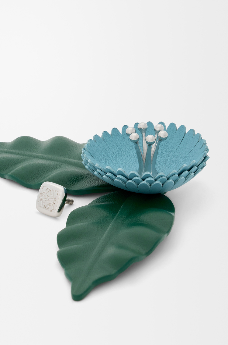 LOEWE Flower pin in classic calfskin Blue
