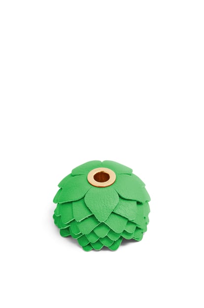LOEWE Small flower charm in calfskin and brass Apple Green plp_rd