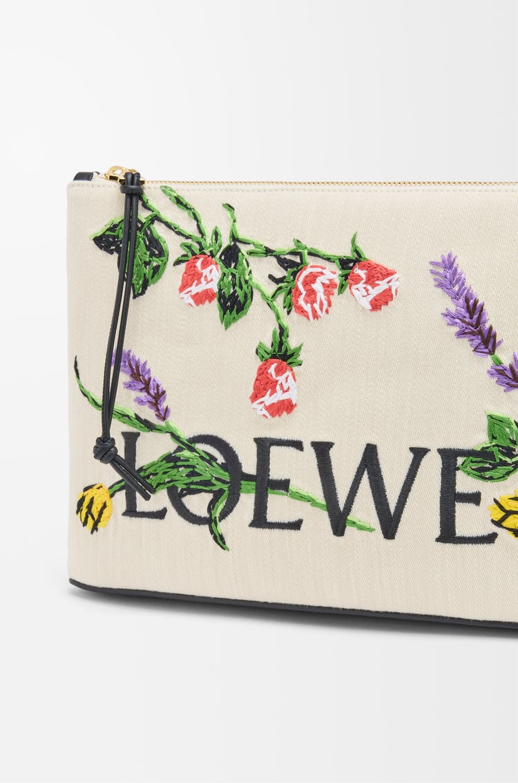 LOEWE Pouch mediano Oblong en tejido denim Crudo