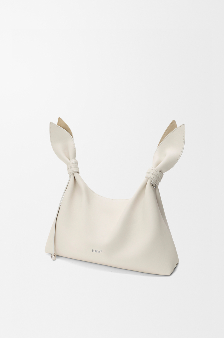 LOEWE Bolso Scarf mediano en piel de ternera lisa Blanco Suave