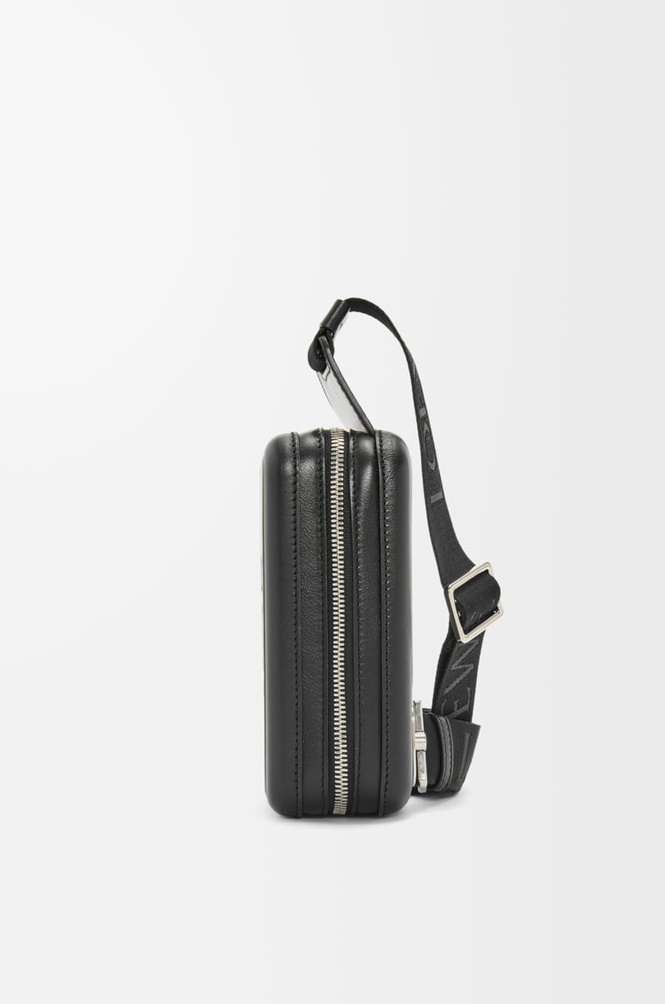 LOEWE Bolso bandolera Molded en piel de ternera Negro