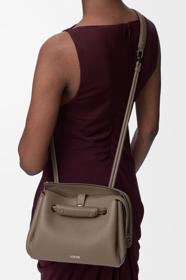 LOEWE Borsa Madrid piccola in morbida pelle di vitello granata Grigio Talpa