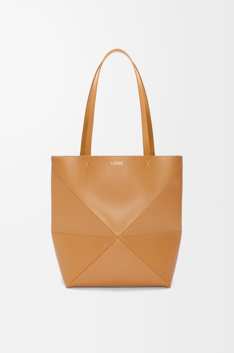 LOEWE Bolso Puzzle Fold tote mediano en piel de ternera Desierto Cálido